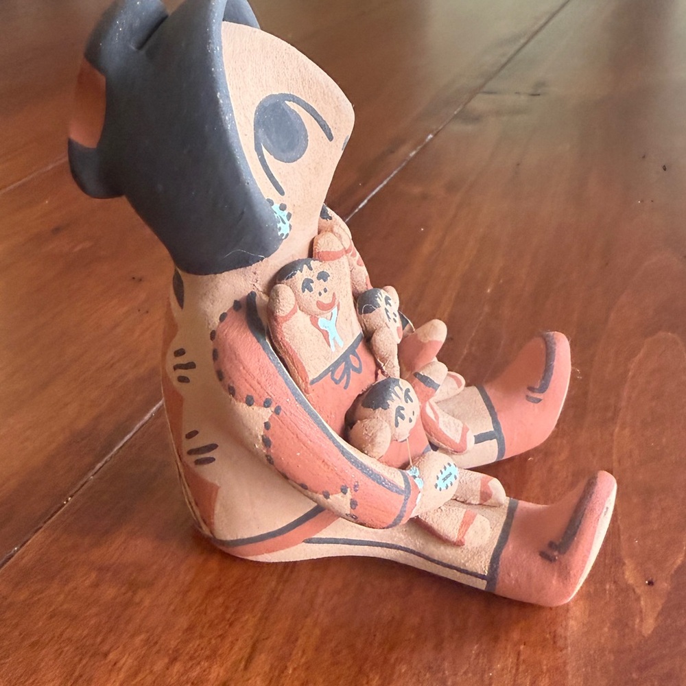 Native American “Story Teller” - Clay Figurine purchased on a Cherokee res. - Picture 2 of 5